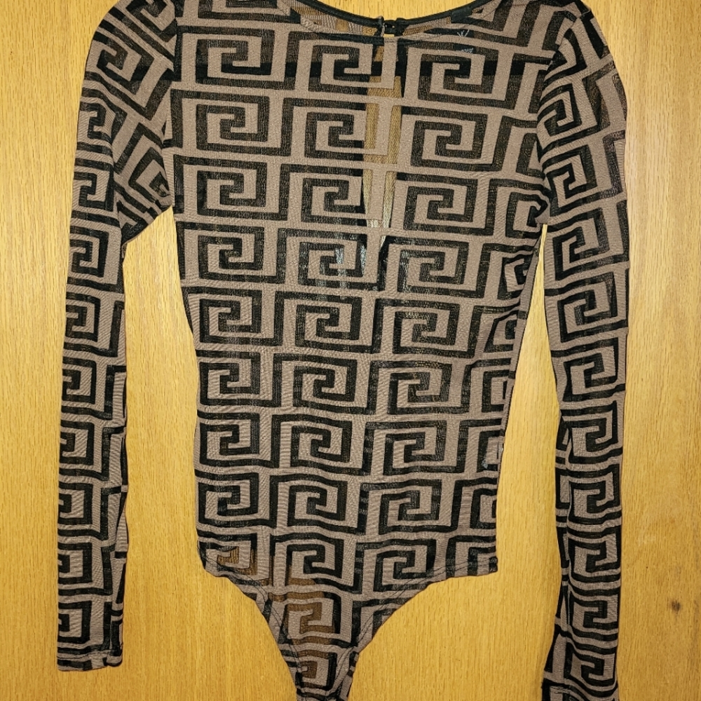 💓sheer body suit Black and Tan with design sz Small.